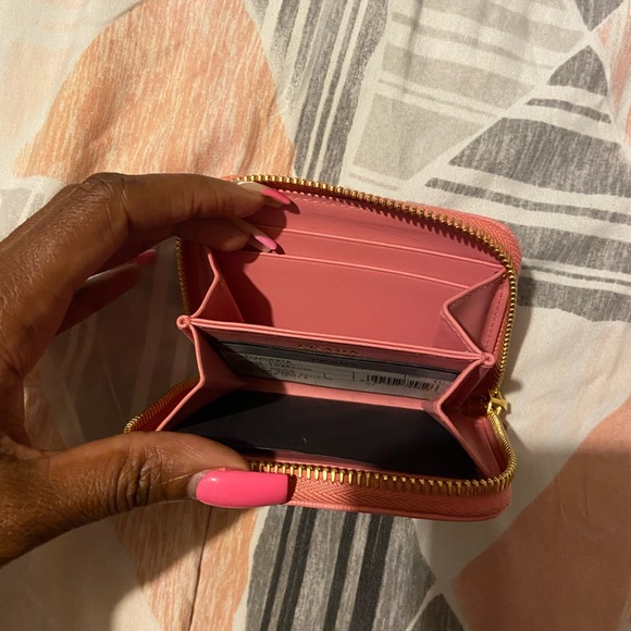 Prada Wallet - Picture 5 of 6